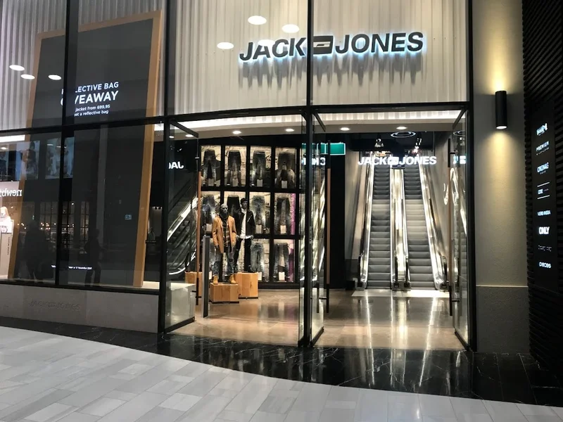 JACK & JONES