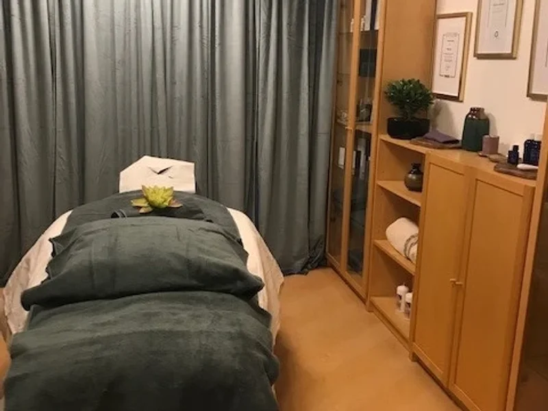 Nasiyogamassage/ Hälsocenter