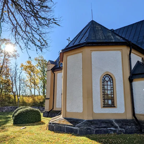 Helgarö kyrka