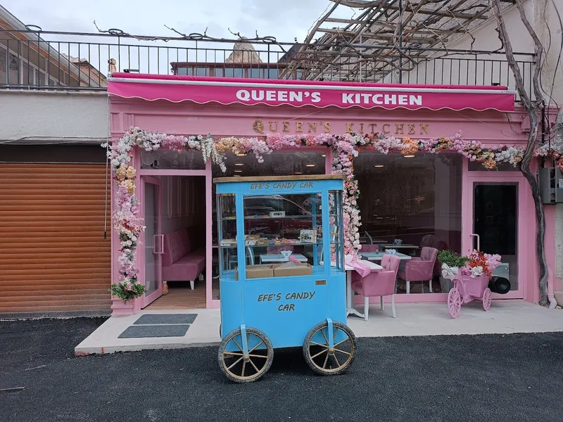 Queen's Kitchen