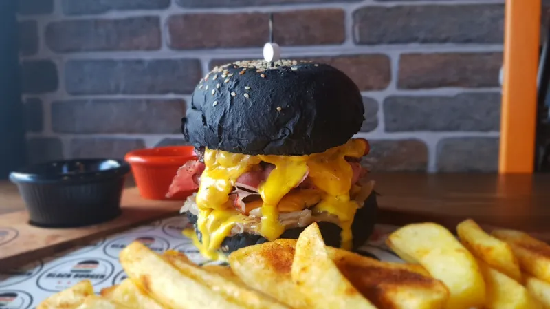 Black Burger Pizza