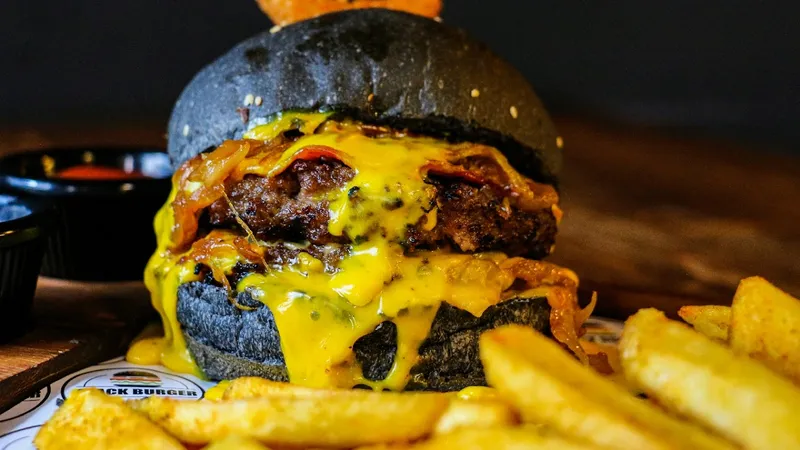 Black Burger Pizza