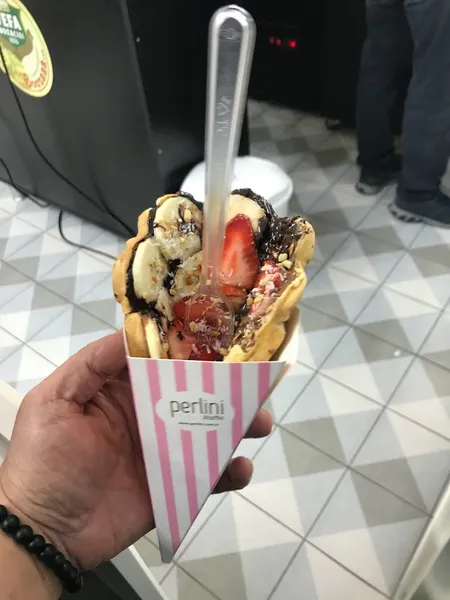 Perlini Dondurma & Waffle