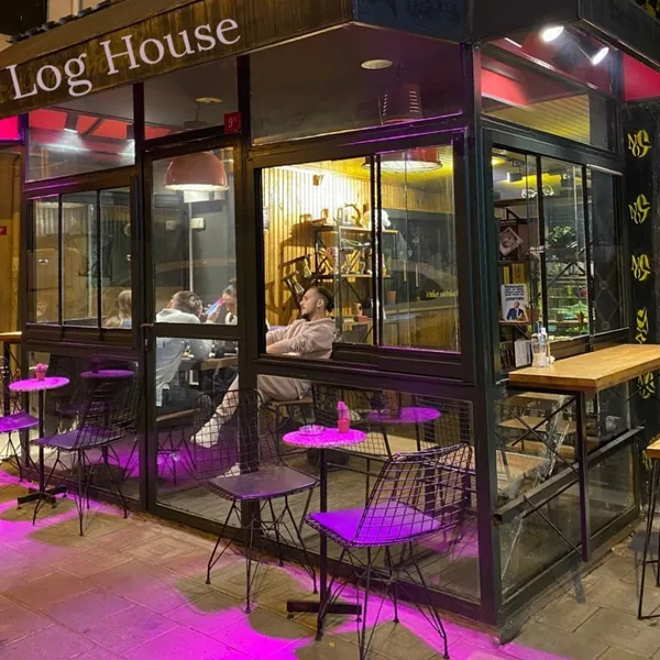 Cafe Loghouse