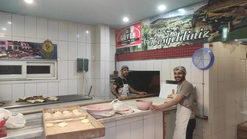 Öz güven Lahmacun & Pide Salonu