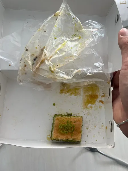 Baklava Emiroğlu Börek