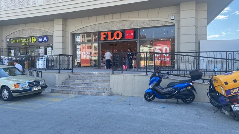 FLO Esenyurt Ottoman Cadde Mağazası