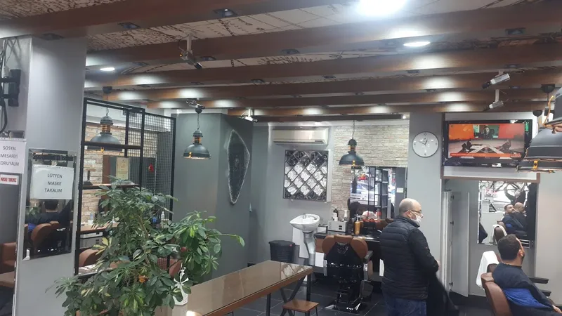 EFOR Erkek Kuaför & Solarıum Salonu