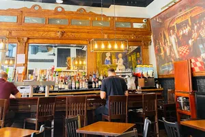 8 best bars in Little Italy New York City