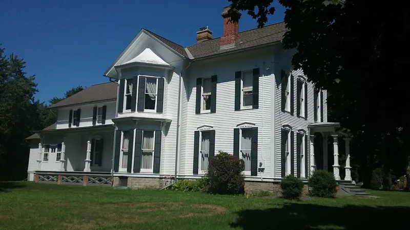 Hinchey Historical House and Park