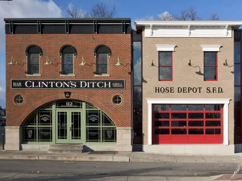 Clinton’s Ditch bar and grill