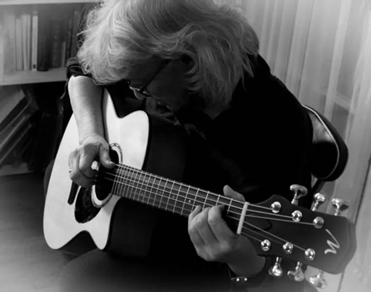 Cathy Winter Music & Guitar Lessons
