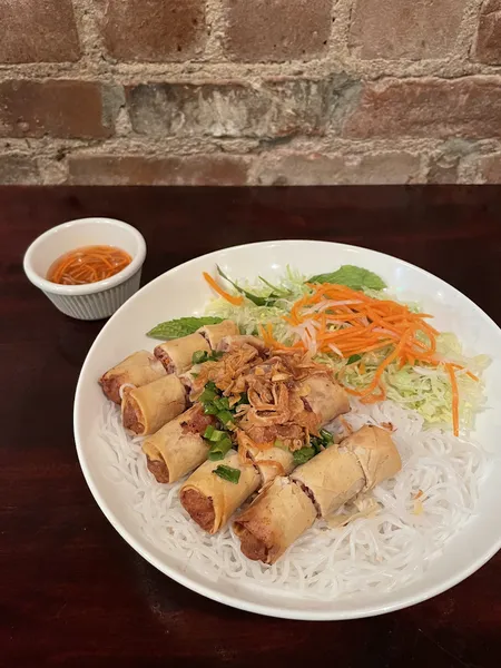 vietnamese restaurants Nón Lá