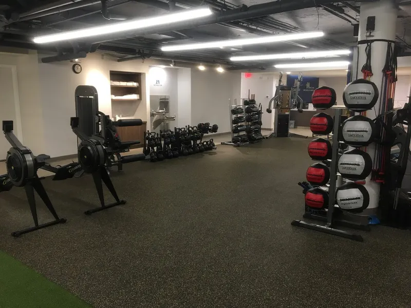 gyms Momentum Fitness