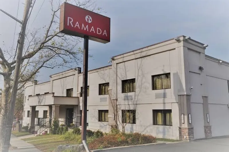 hotels Ramada by Wyndham Staten Island