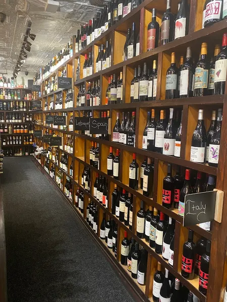 liquor stores Granada Wines and Spirits