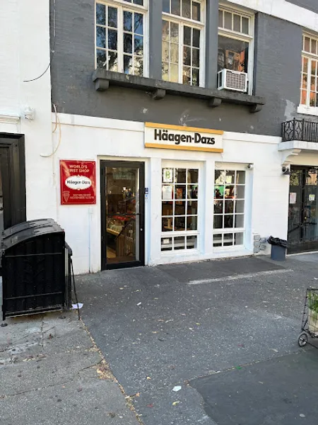 Häagen-Dazs Ice Cream Shop