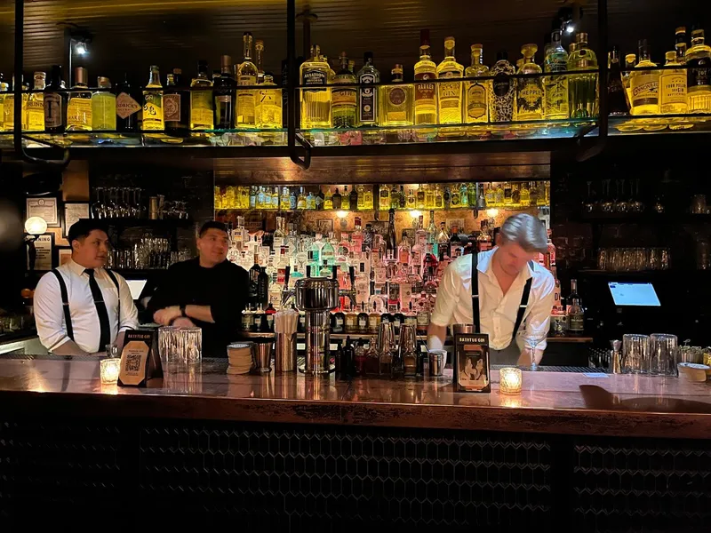 places that are good for dates Bathtub Gin