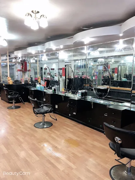 hair salons IP Queens Hair Salon