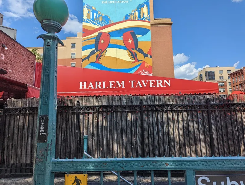 places for burgers Harlem Tavern