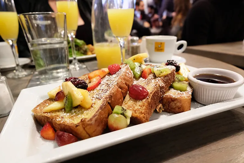 places to get brunch Barawine Harlem