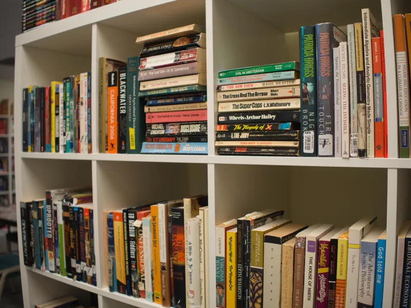 bookstores Passageway Books