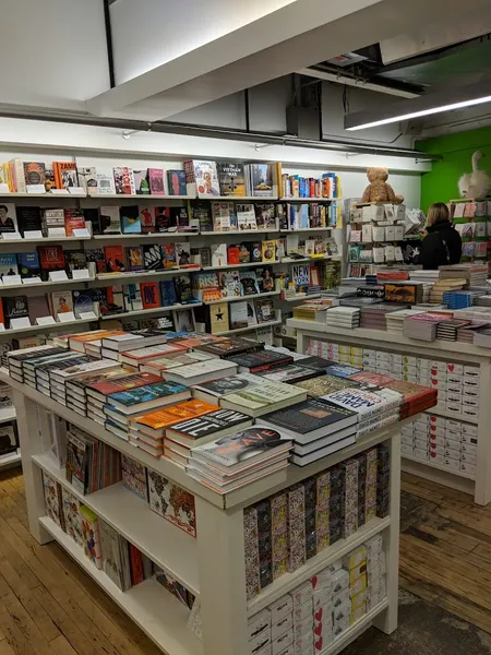 bookstores Posman Books