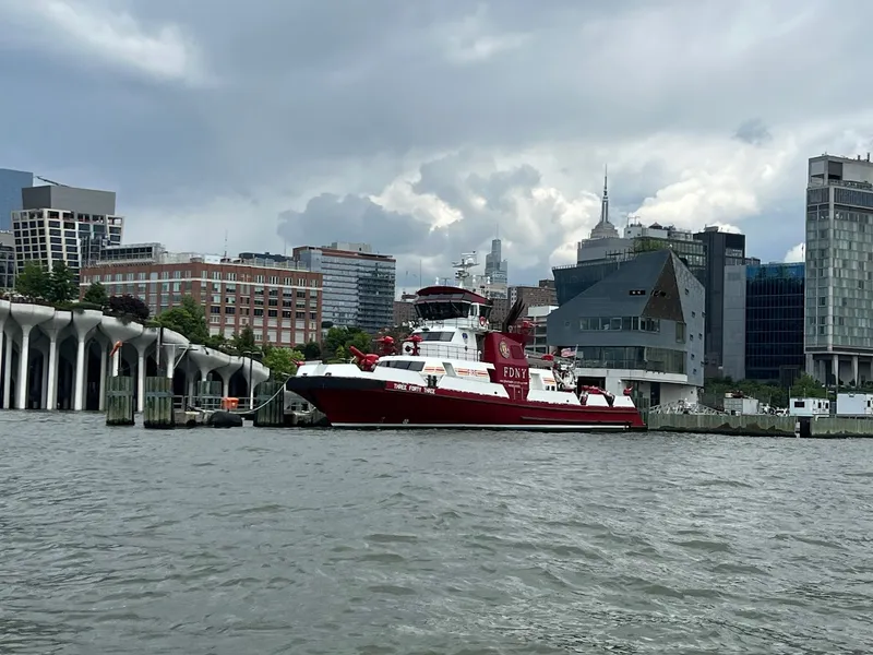 New York Media Boat | Adventure Sightseeing Tours