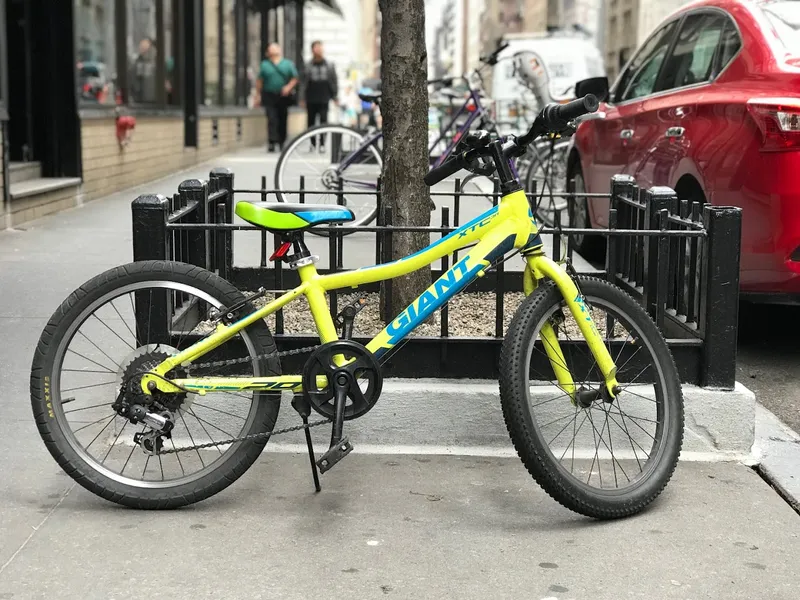Bike Rent NYC - Columbus Circle & Central Park South-West Entrance