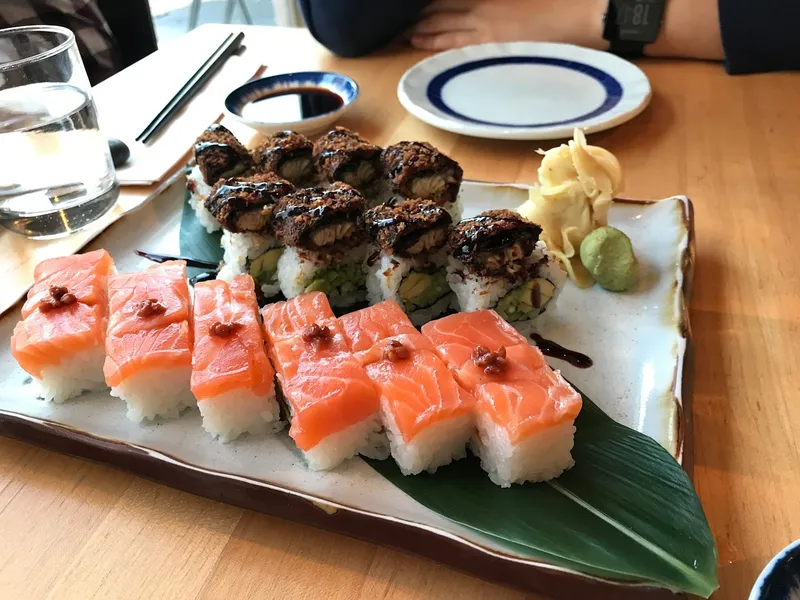 sushi restaurants Hibino LIC