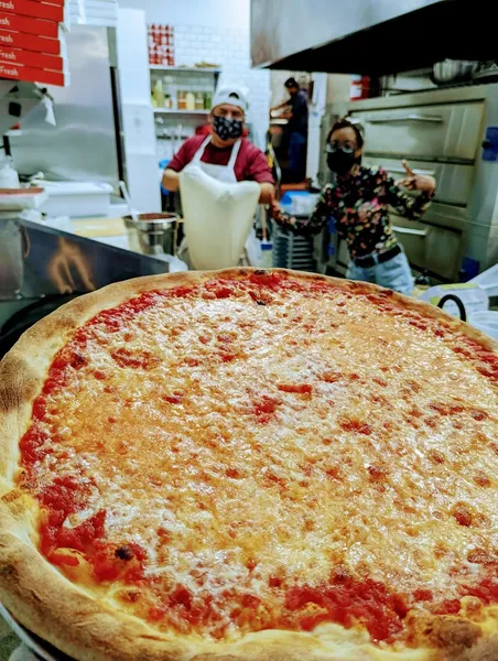 Dado's Pizza and Taproom Harlem
