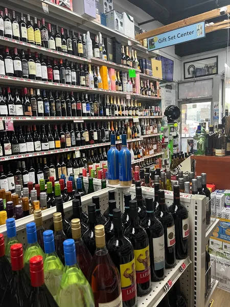 New Bennett Wines and Liquors