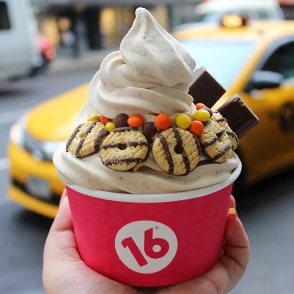 ice cream shops 16 Handles