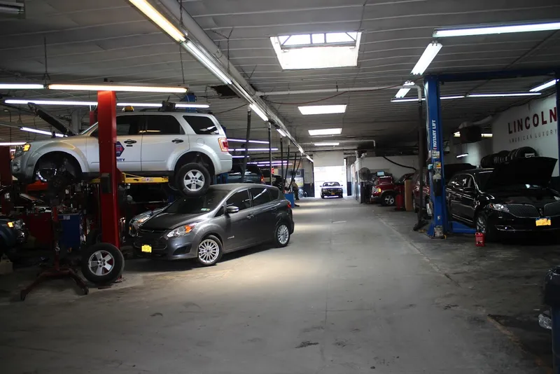 auto repair Jamaica Auto Body & Towing