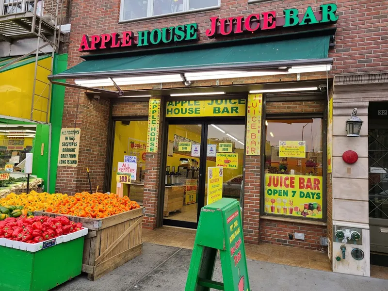 juice bar Apple House Juice Bar in Astoria