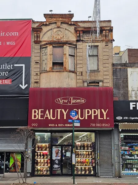 cosmetics stores New Jasmin Beauty Supply inc in Flatbush