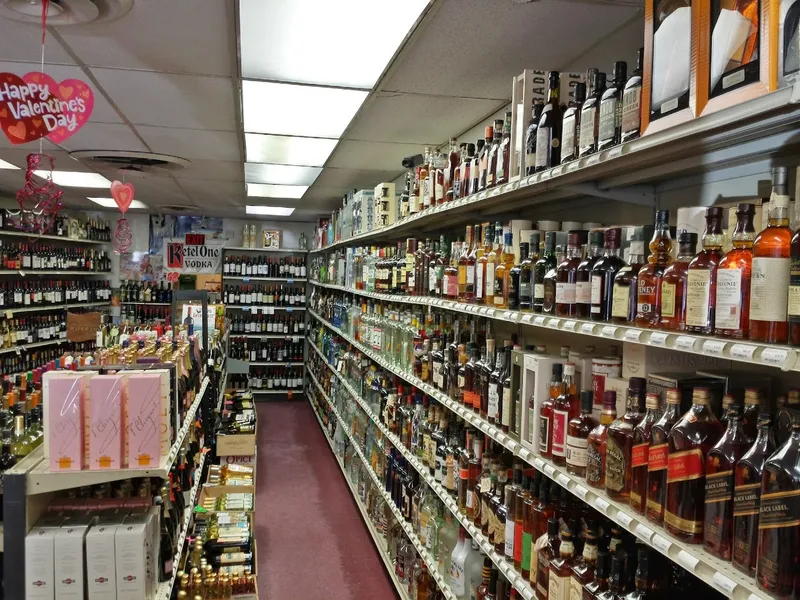 liquor stores Metro Wine & Liquor in Forest Hills