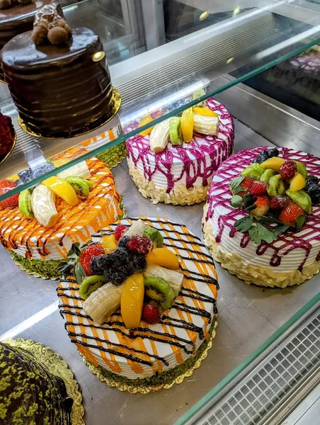 Desserts Divan Bakery