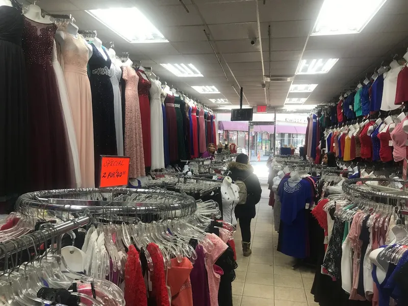 dress stores Elegante Boutique