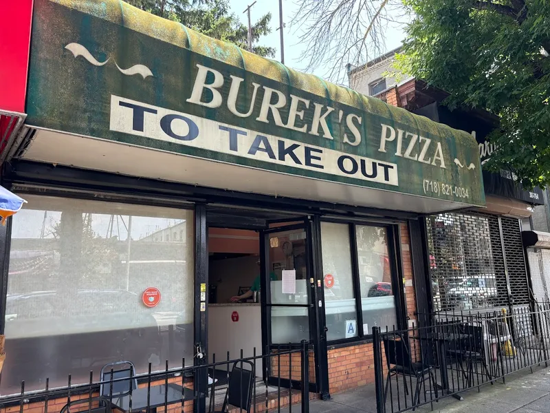 outdoor dining Burek Pizza