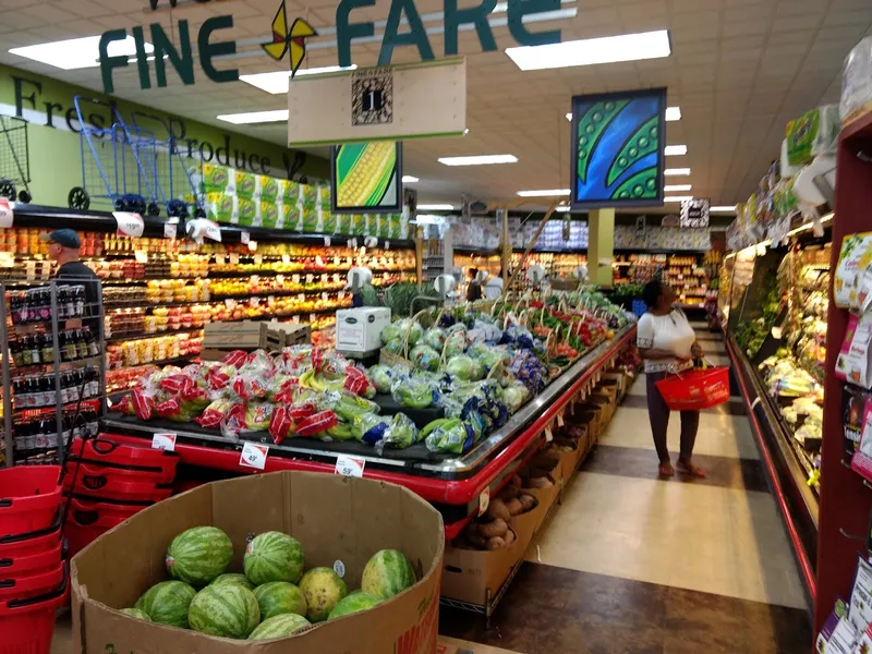 grocery stores Fine Fare Supermarkets in Harlem