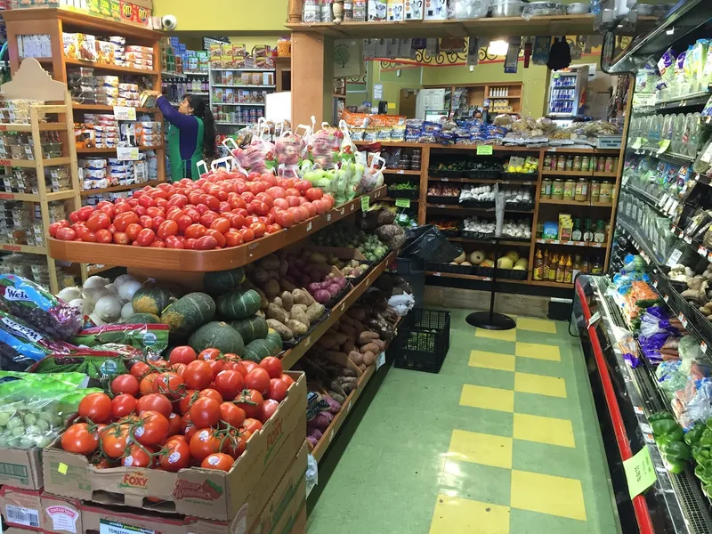 grocery stores Vitelio's Marketplace (Key Food)