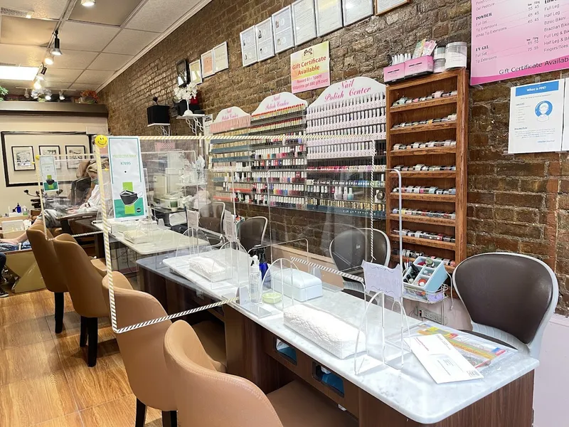 nail salons Vivid Nail Salon in Upper East Side