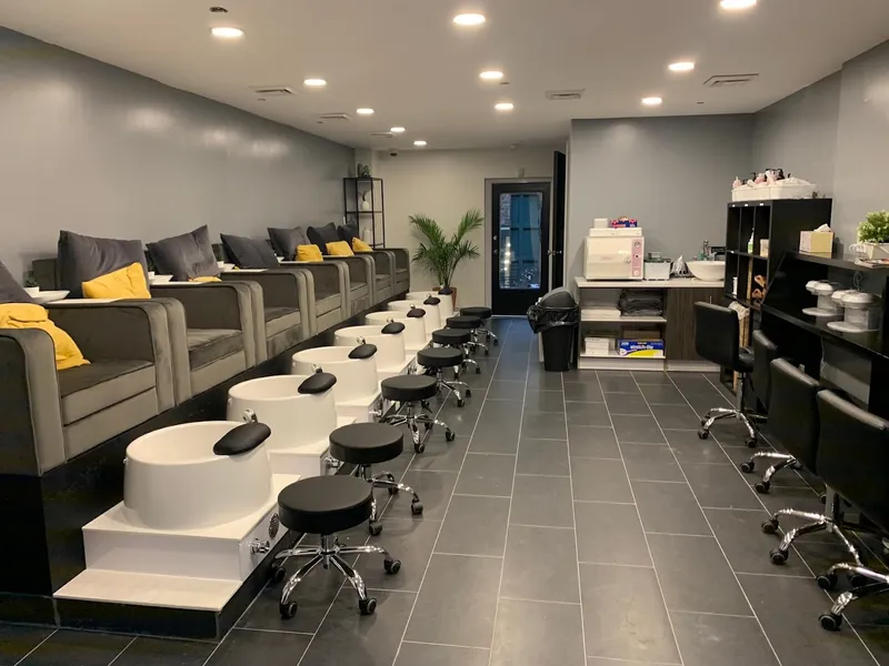 nail salons REE Nail & Spa