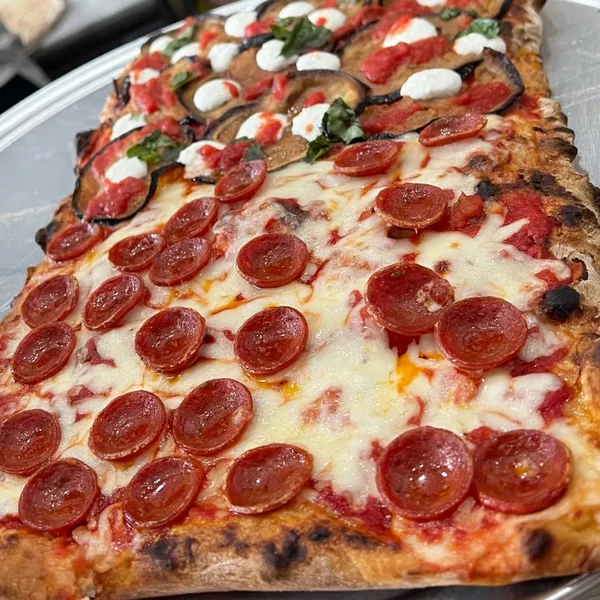 pizza places Esca's Pizza in Ozone Park