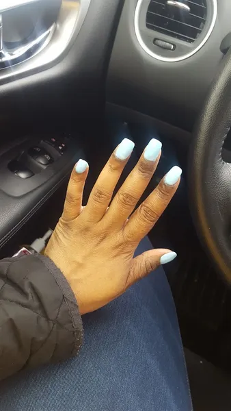 He Nailed It: Nail Lounge