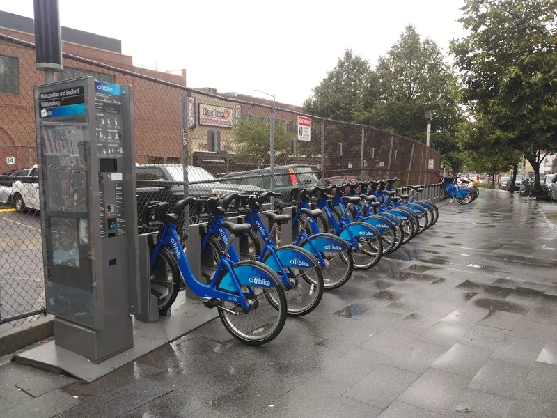 bike rentals Citi Bike: Metropolitan Ave & Bedford Ave