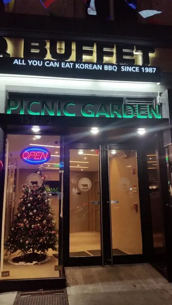 Picnic Garden BBQ Buffet