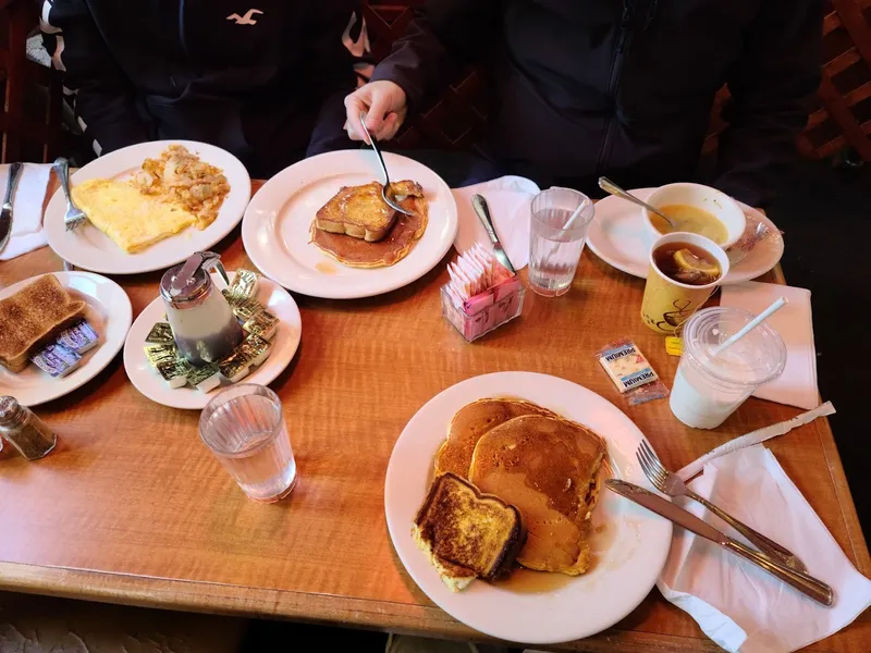 Pancakes New York Luncheonette