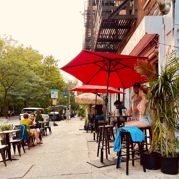 outdoor dining Maiden Lane